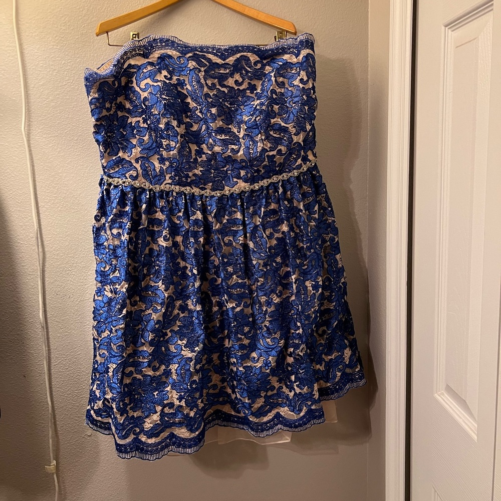 Jodi Kristopher Blue and Cream Strapless Dress